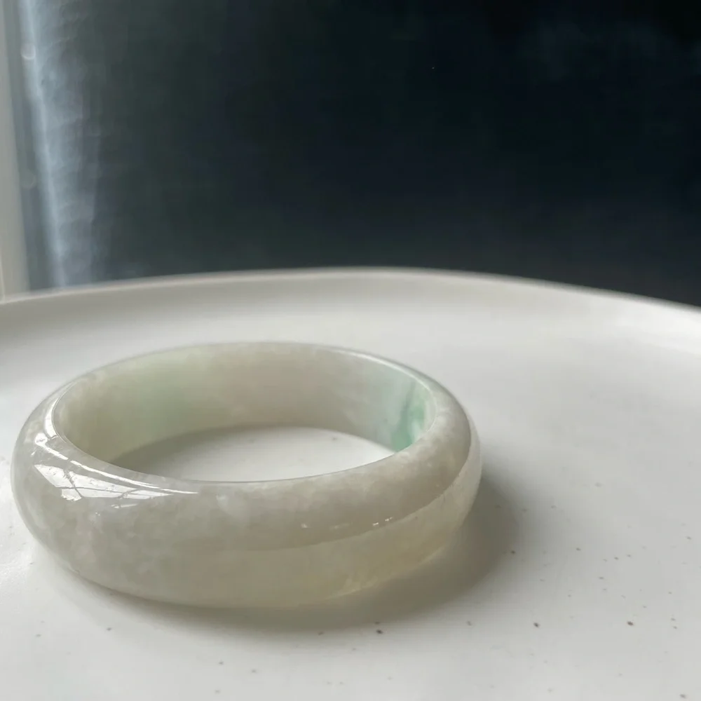 JADE l Authentic Burmese Jade Bangle snow white jade specs of apple green 52mm - Picture 4 of 15